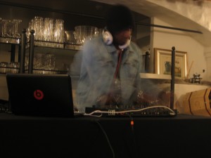 Monsieur Komplex doing his thing